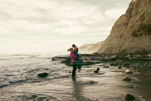 San Diego Los Angeles Del Mar La Jolla Laguna Newport Beach Unique Family Couples Engagement Child Senior Headshot Fashion Fine Art Portrait Photographer Monica Kane Stewart 15thStreetPhotography.com
